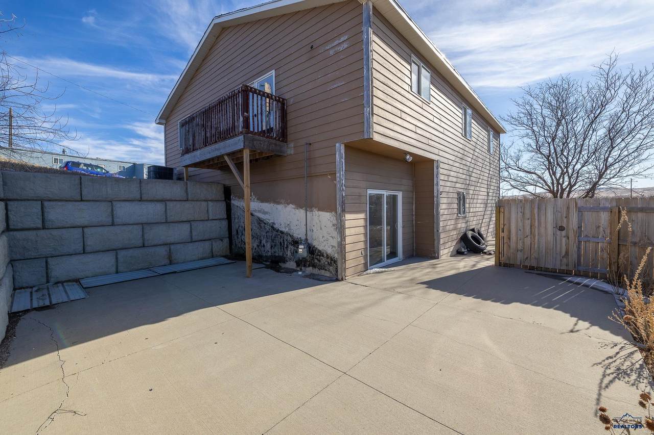 306 Hillview Dr - Photo 1