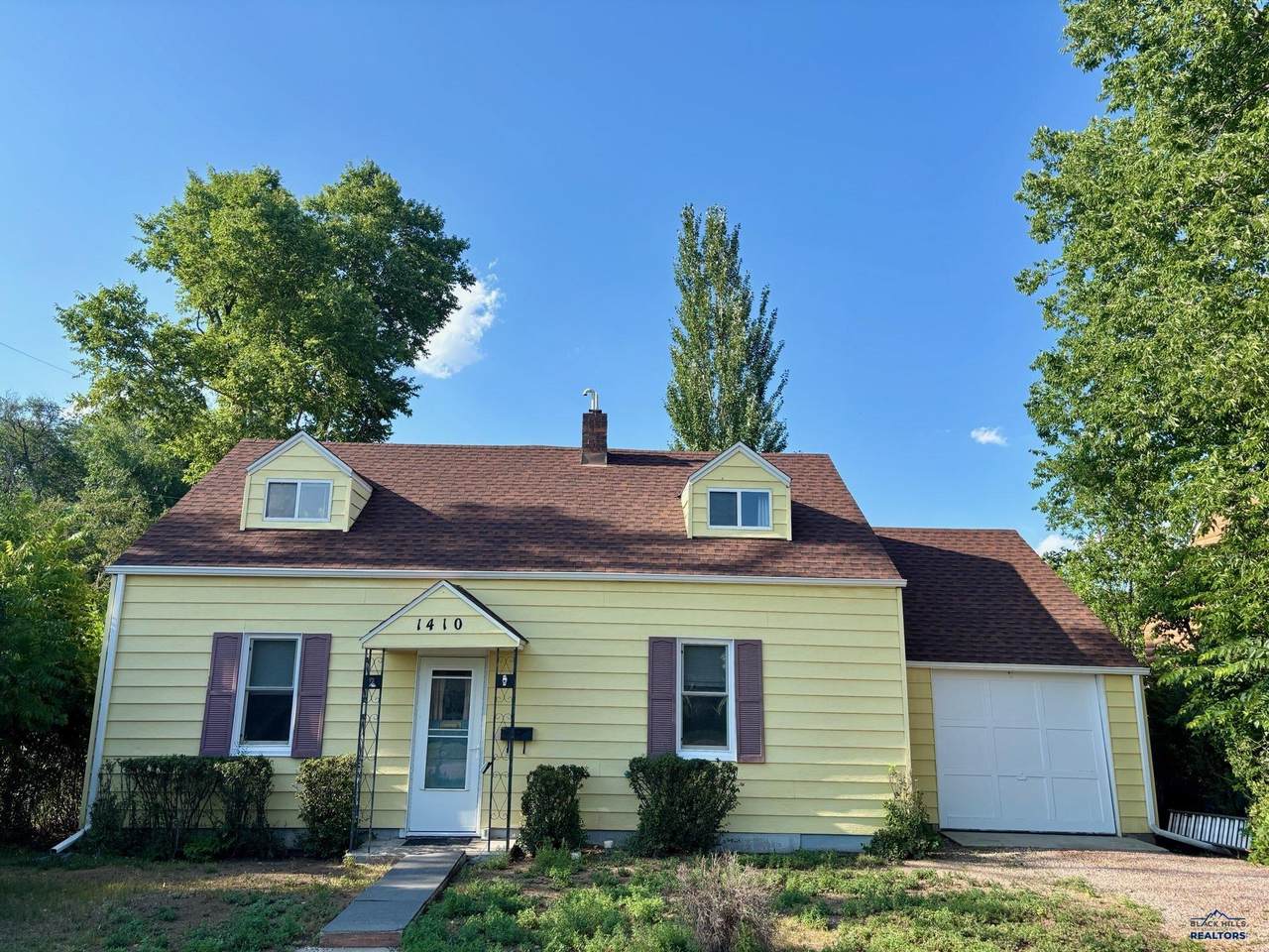 1410 Baltimore Ave - Photo 1