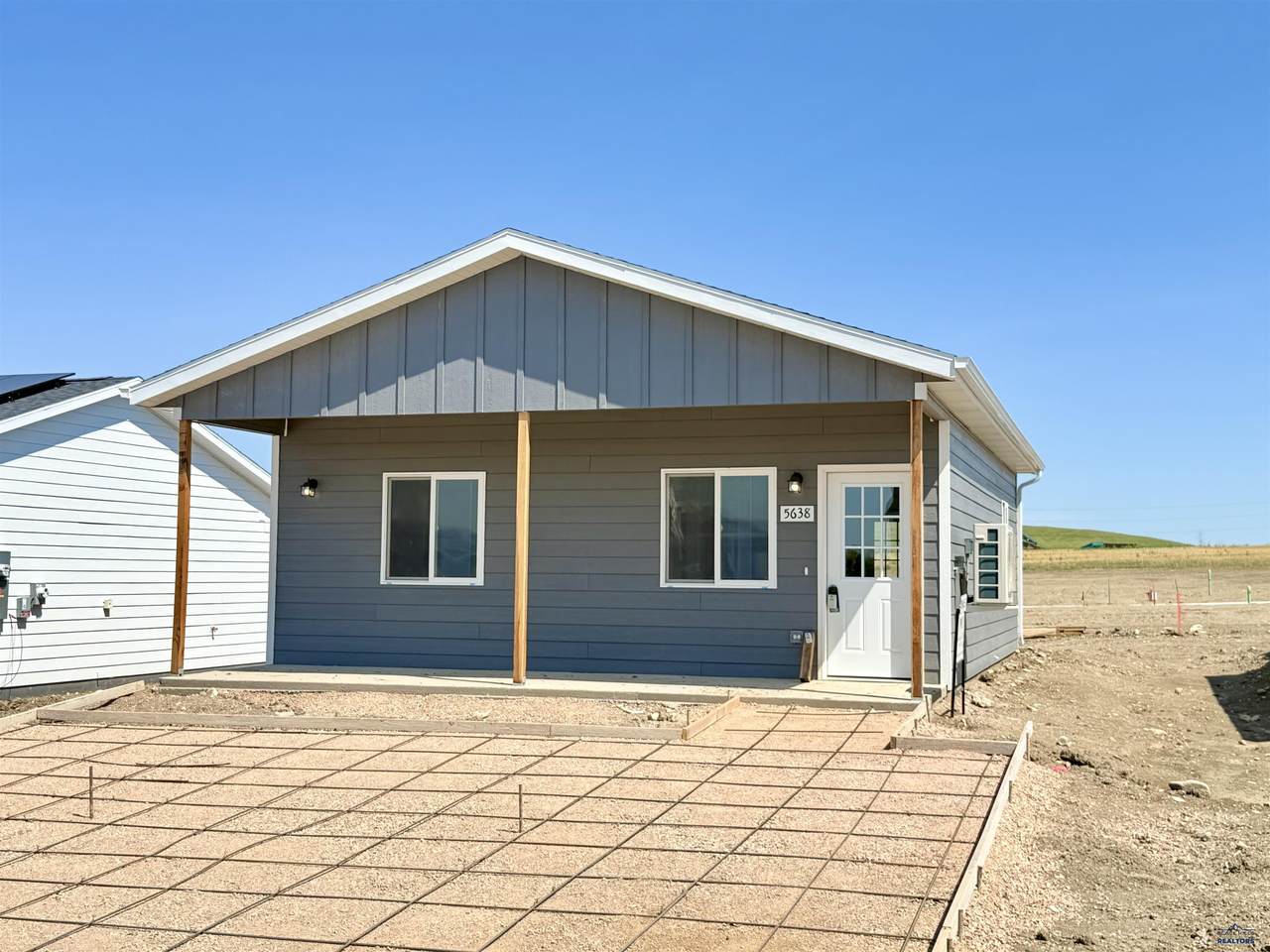 5638 Bridge Dr - Photo 1