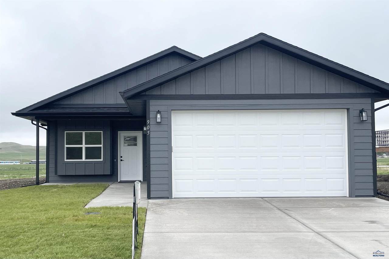 905 Bennington Dr - Photo 1