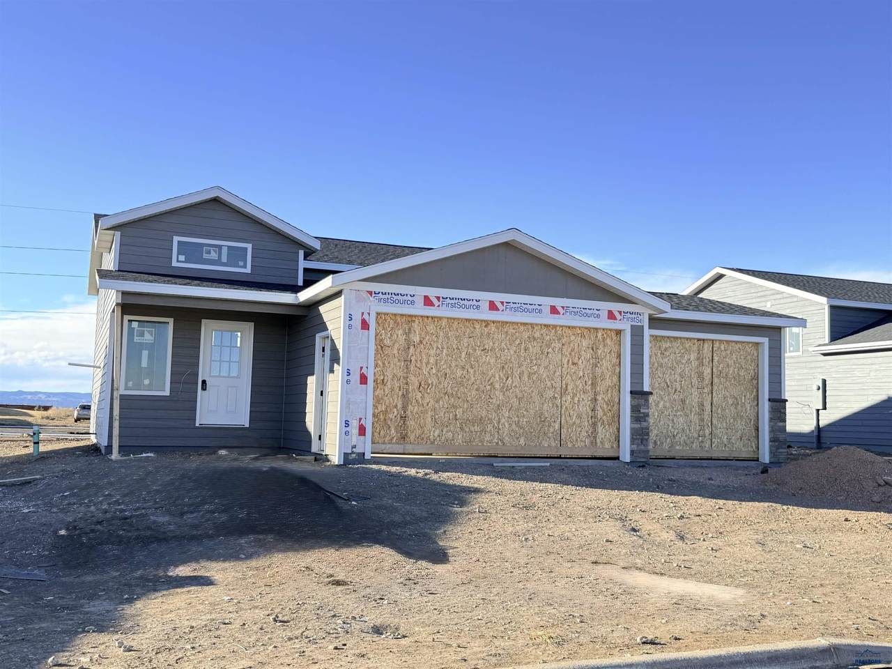 325 Ennen Dr - Photo 1