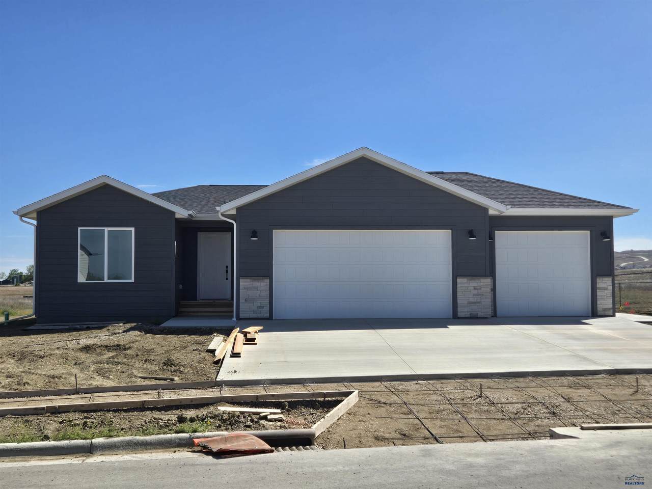 460 Alpha Ave - Photo 1
