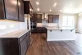 311 Isaac St - Photo 2