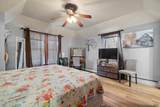 300 Willow Dr - Photo 6