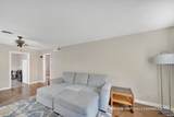 211 Monroe Ave - Photo 3