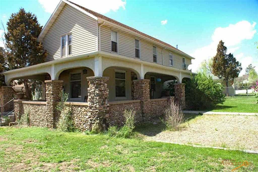 142 6TH ST - Photo 1