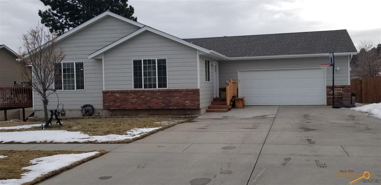7205 Castlewood Dr - Photo 1