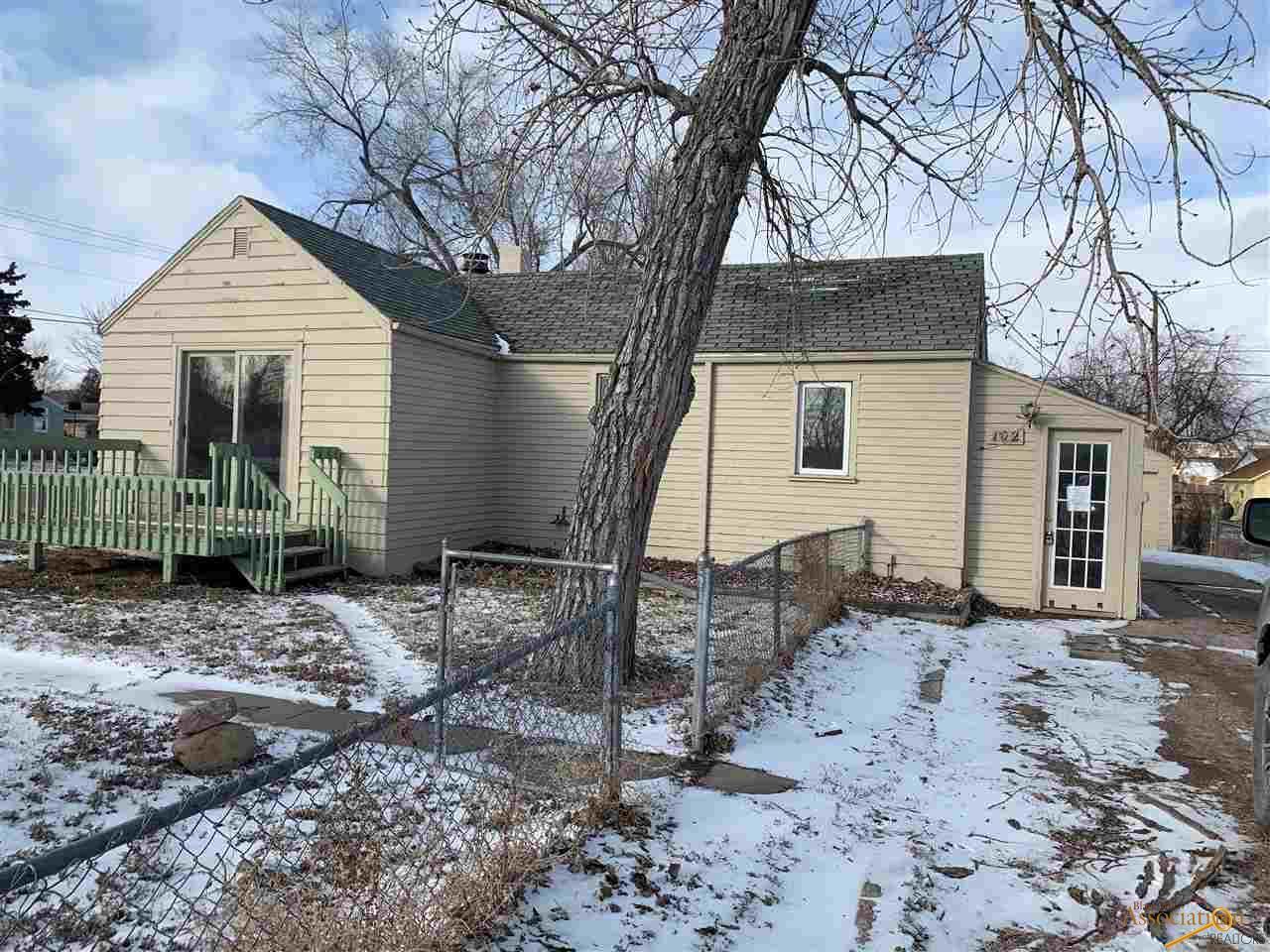 102 Monroe - Photo 1