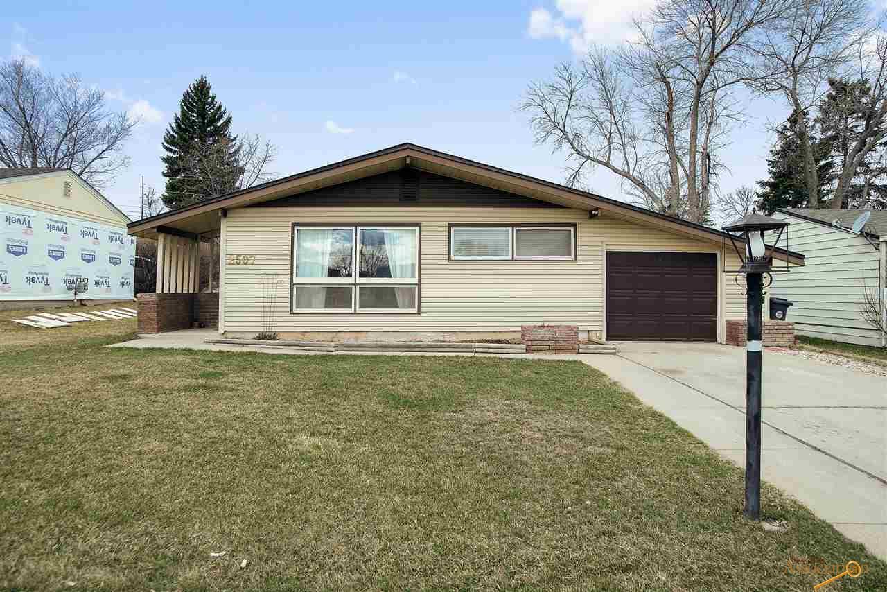 2507 Elm Ave - Photo 1