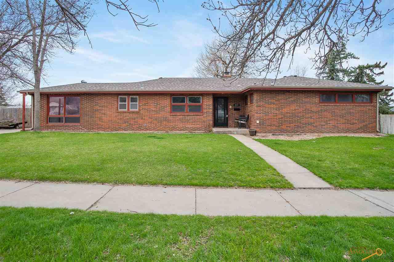 2039 Central Blvd - Photo 1