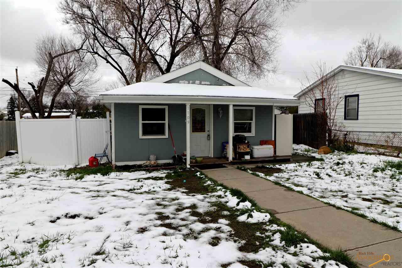 1109 Blaine Ave - Photo 1