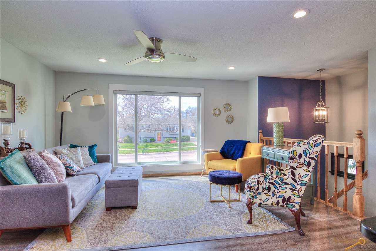 722 Belmont Dr - Photo 1