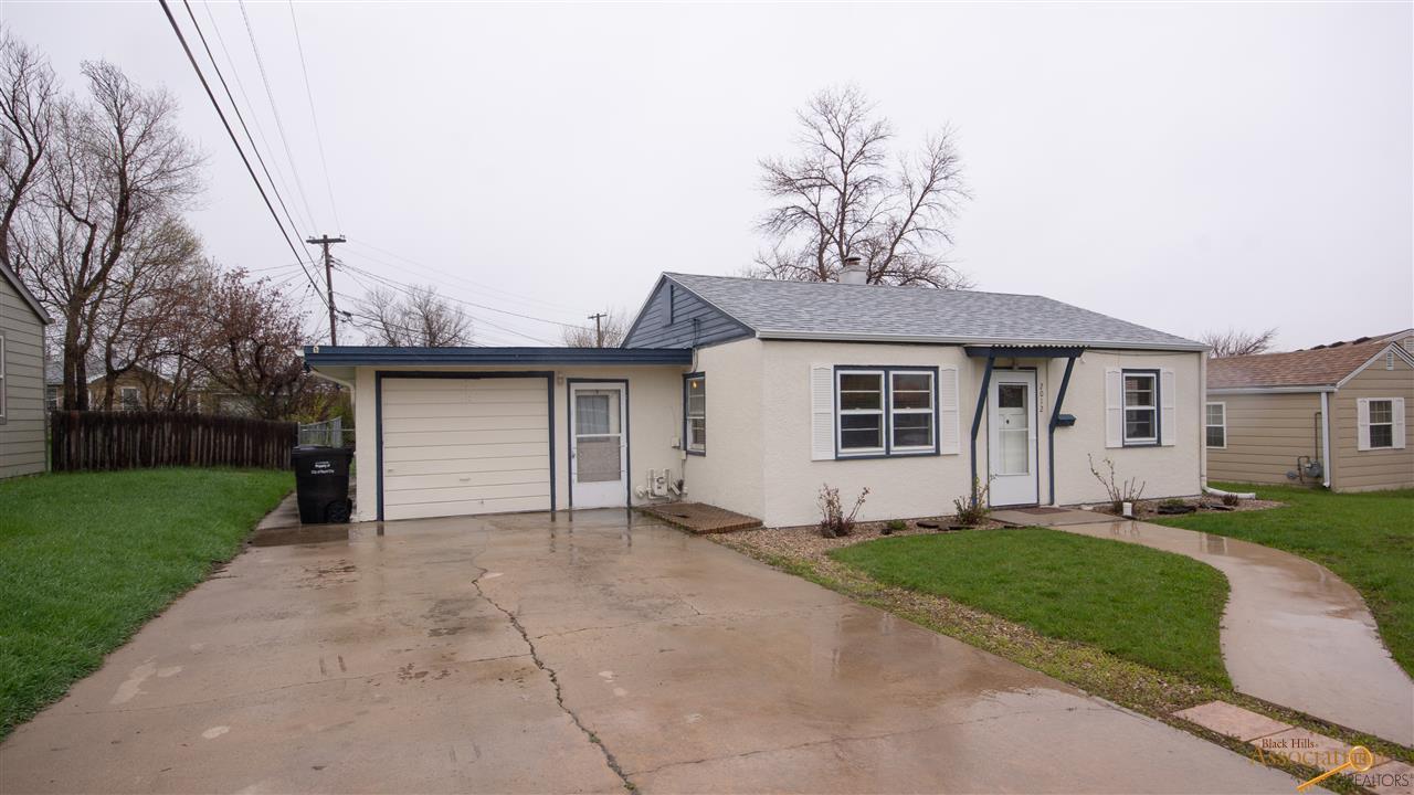 2012 Elm Ave - Photo 1
