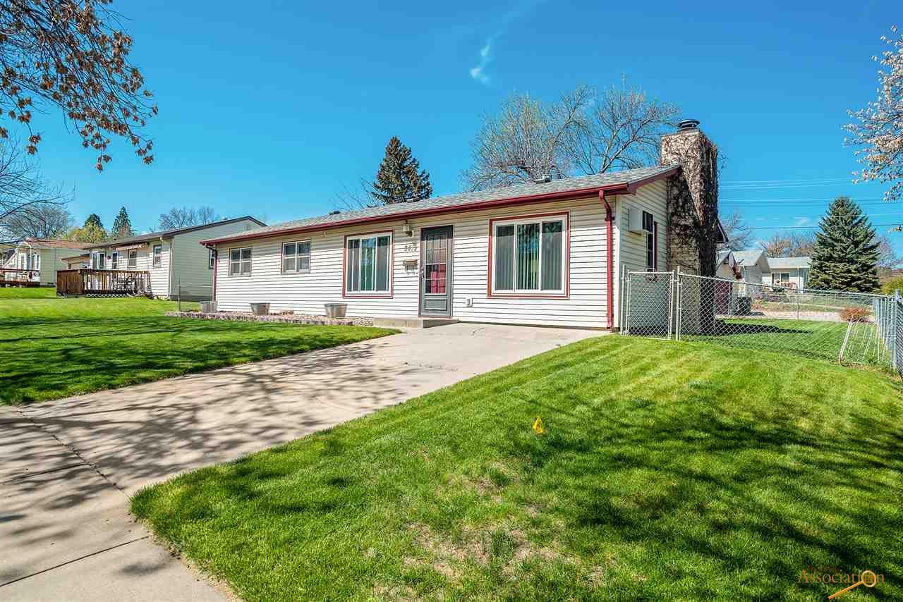 3419 Maple Ave - Photo 1