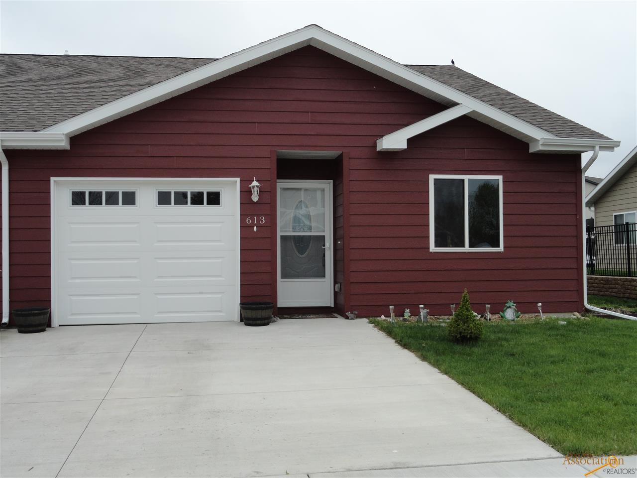 613 Kathryn Ave - Photo 1