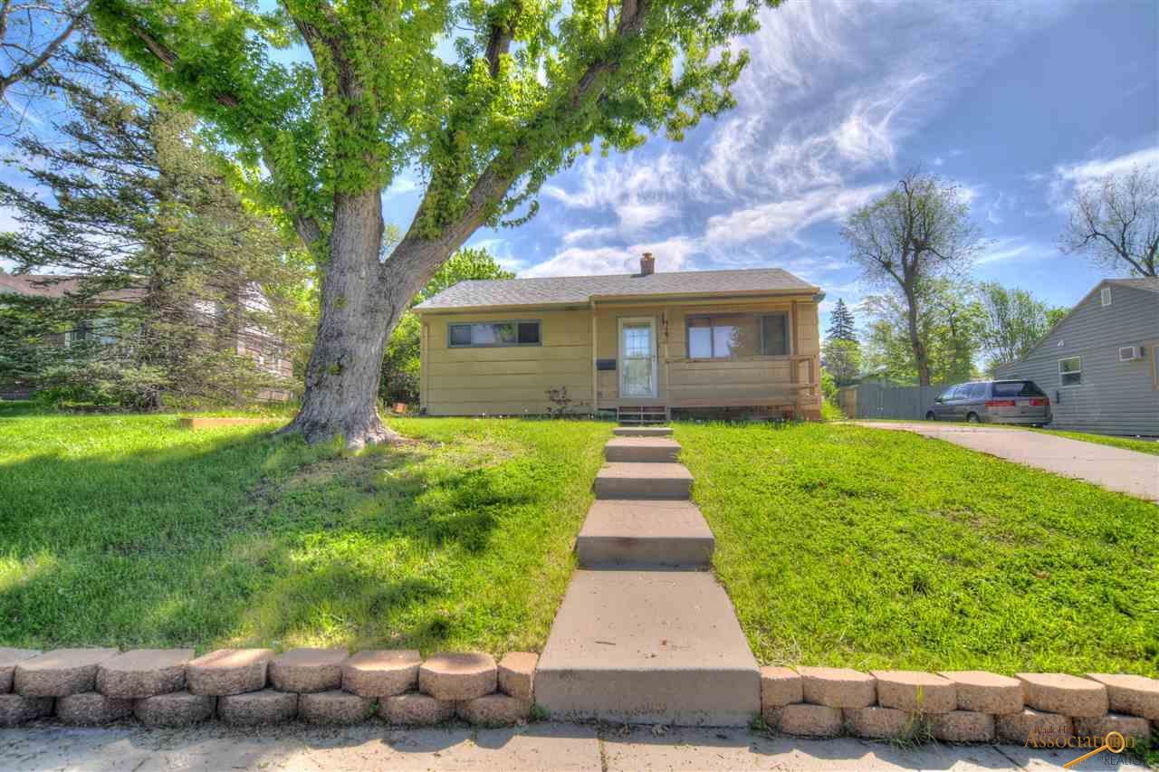 910 Allen Ave - Photo 1