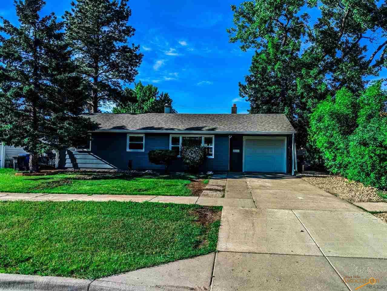 329 Meade - Photo 1