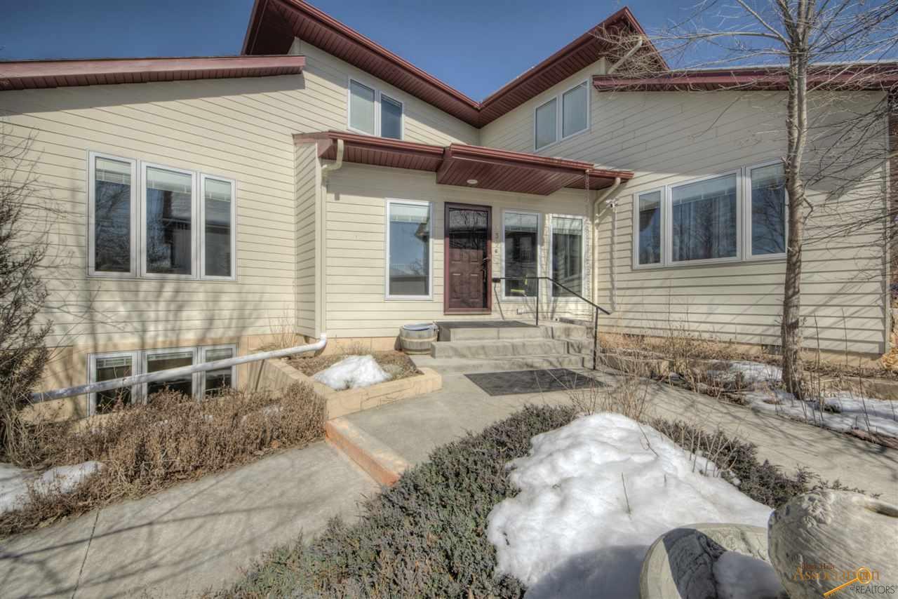 235 6TH ST - Photo 1