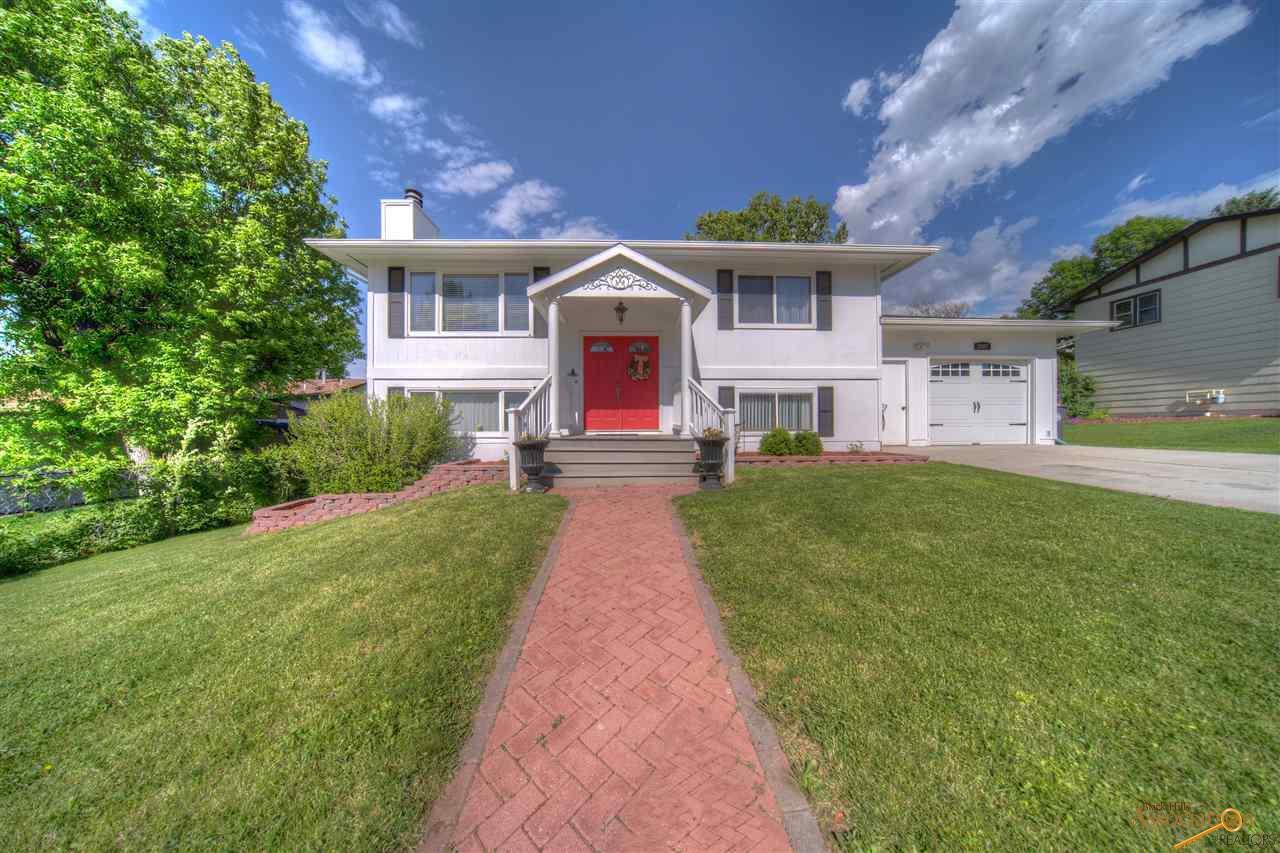 2507 Tomahawk Dr - Photo 1