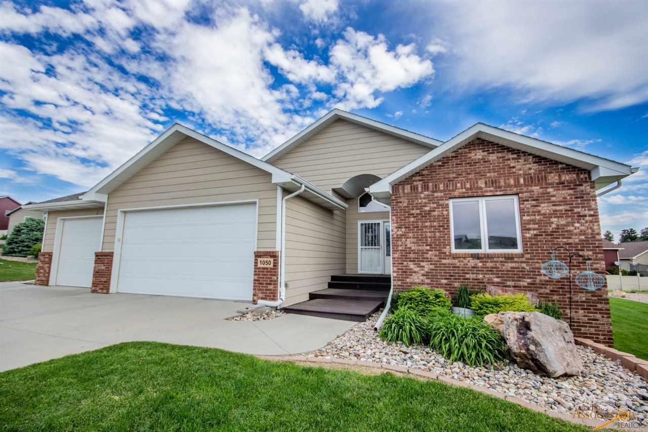 1050 Northridge Dr - Photo 1