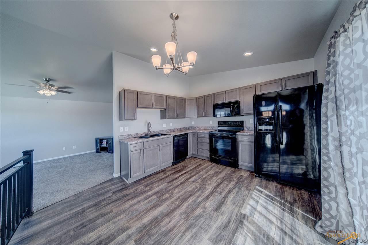 532 Pride Ct - Photo 1