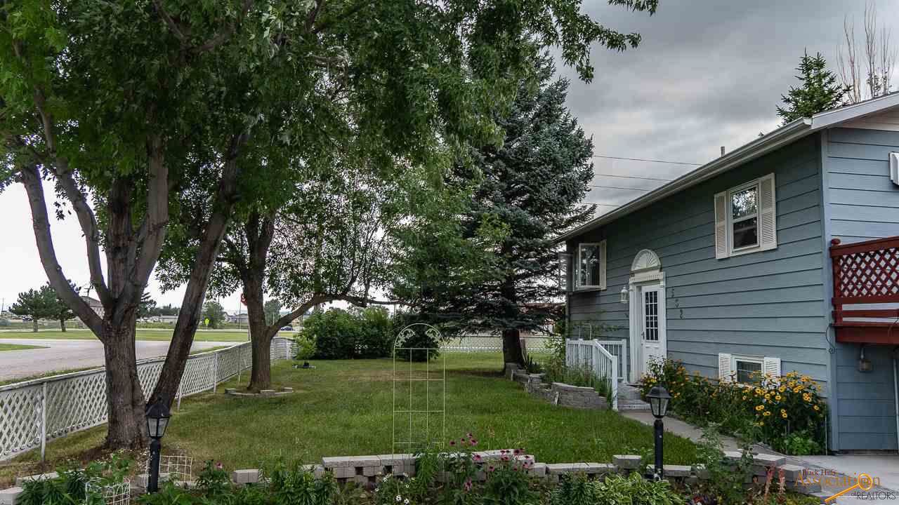 502 Meadowlark Dr - Photo 1