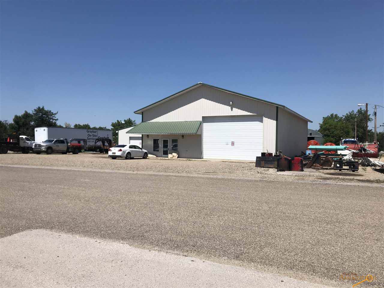 700 Hickory Dr - Photo 1