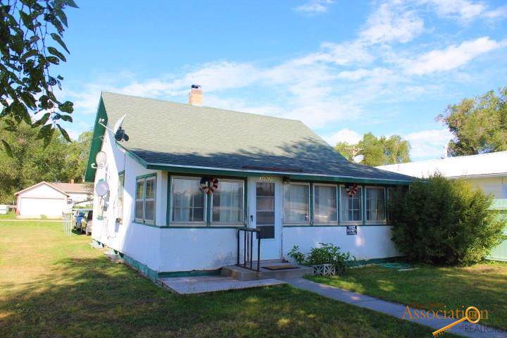 302 3RD AVE - Photo 1