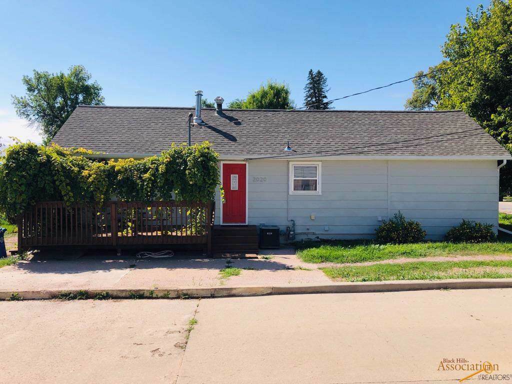 2020 Elmhurst Dr - Photo 1