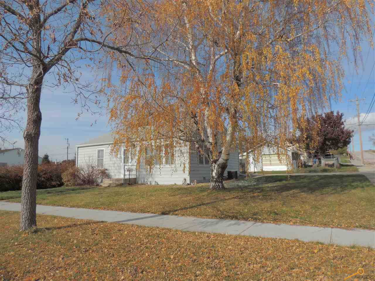 136 Van Buren - Photo 1