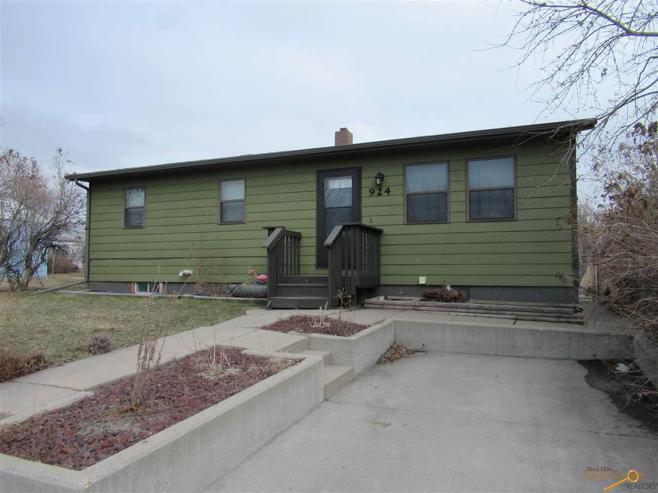 924 Haines Ave - Photo 1