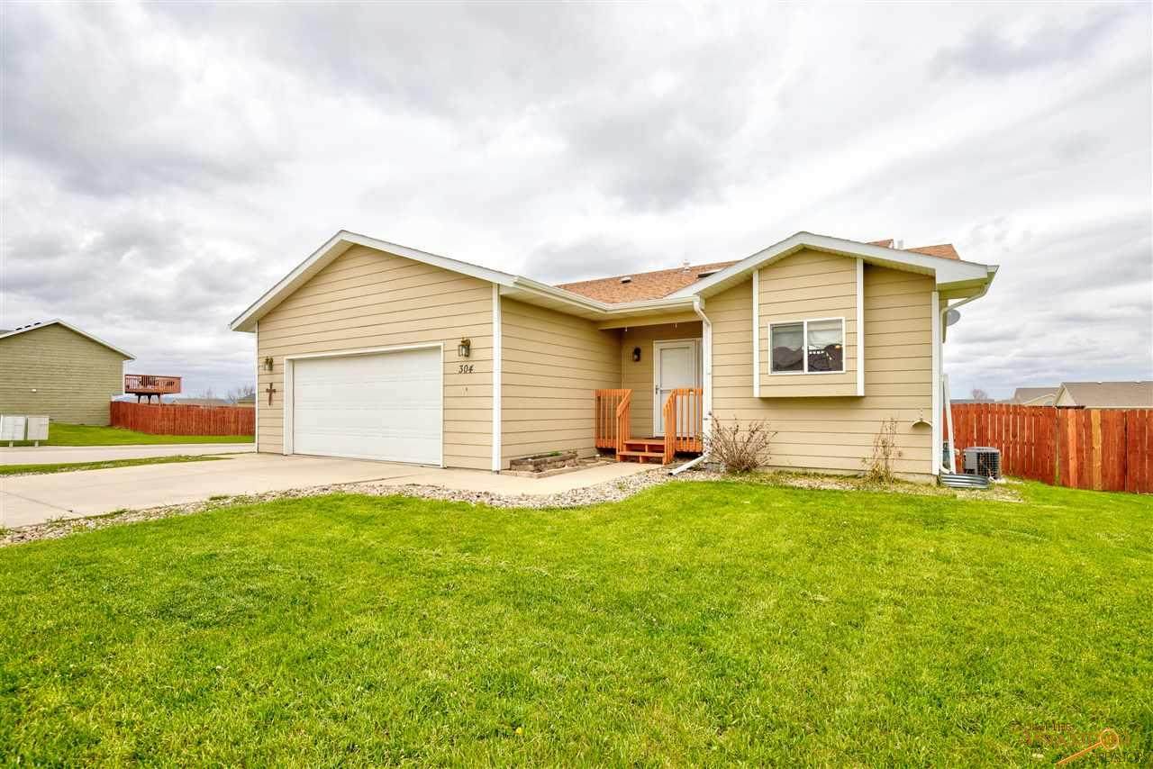 304 Freiheit Ln - Photo 1