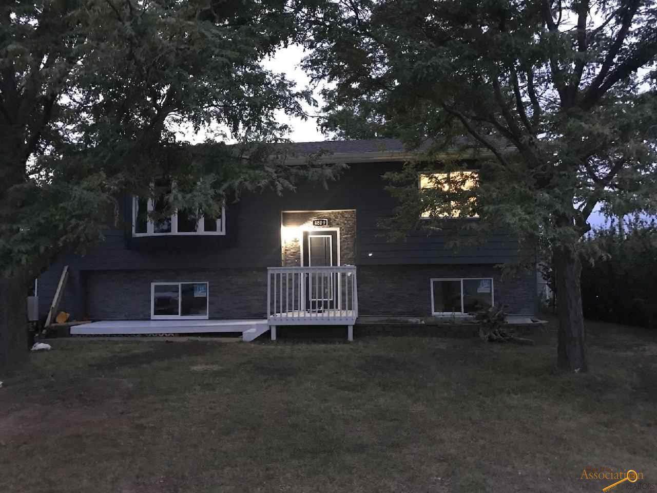 4809 Meadow Dr - Photo 1