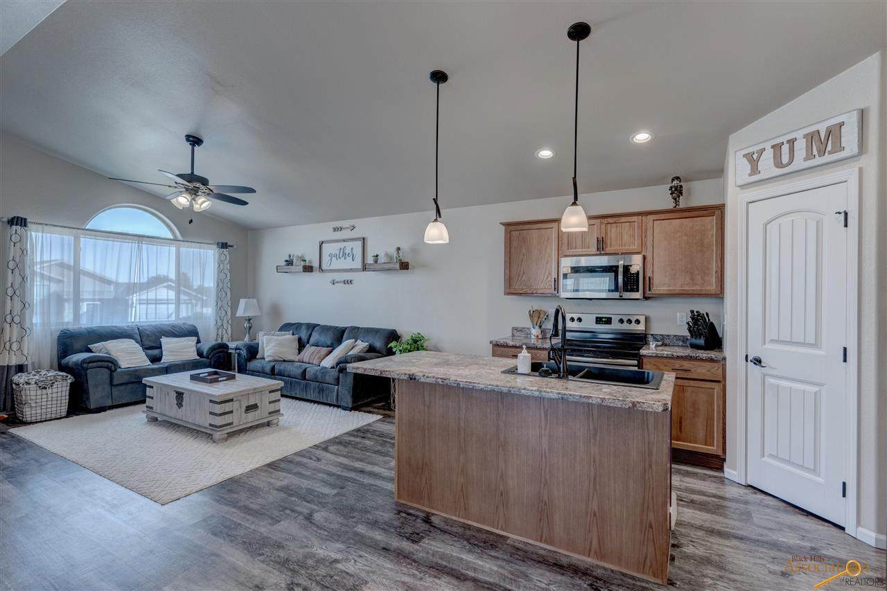 541 Pride Ct - Photo 1