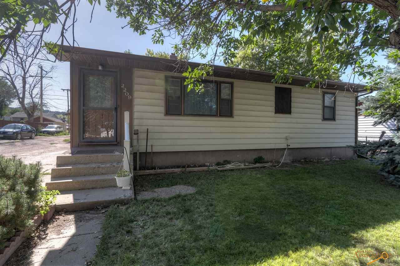 2209 5TH ST - Photo 1