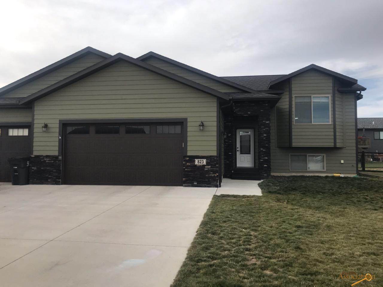 823 Dirk Ct - Photo 1