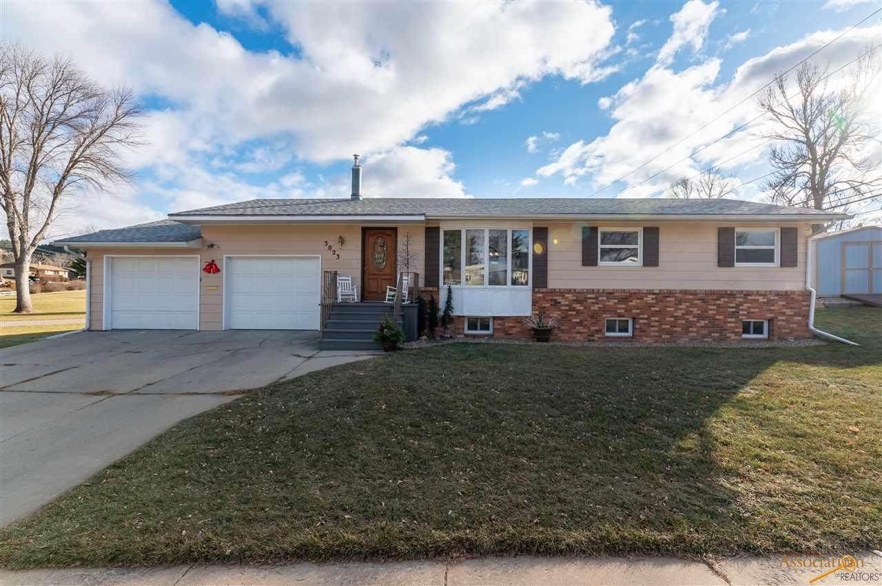 3023 Tomahawk Dr - Photo 1