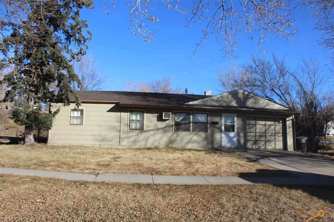 10 Fairmont Blvd - Photo 1