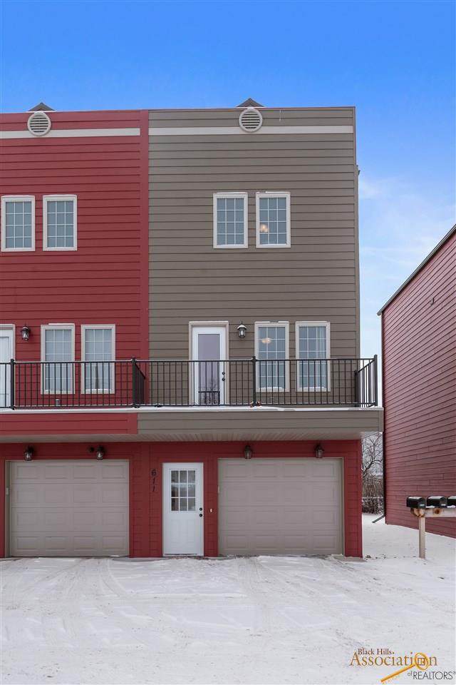 611 Monroe - Photo 1