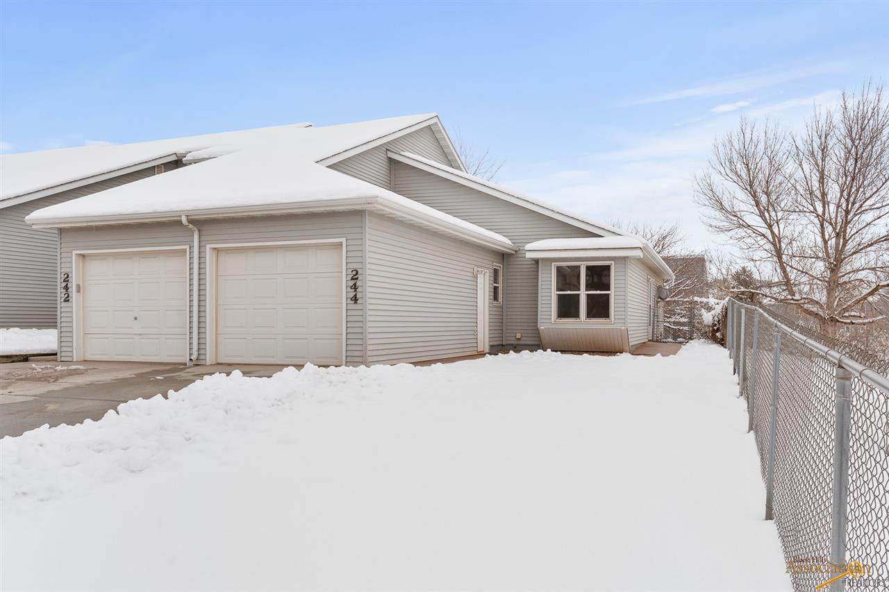 244 Federal Ave - Photo 1