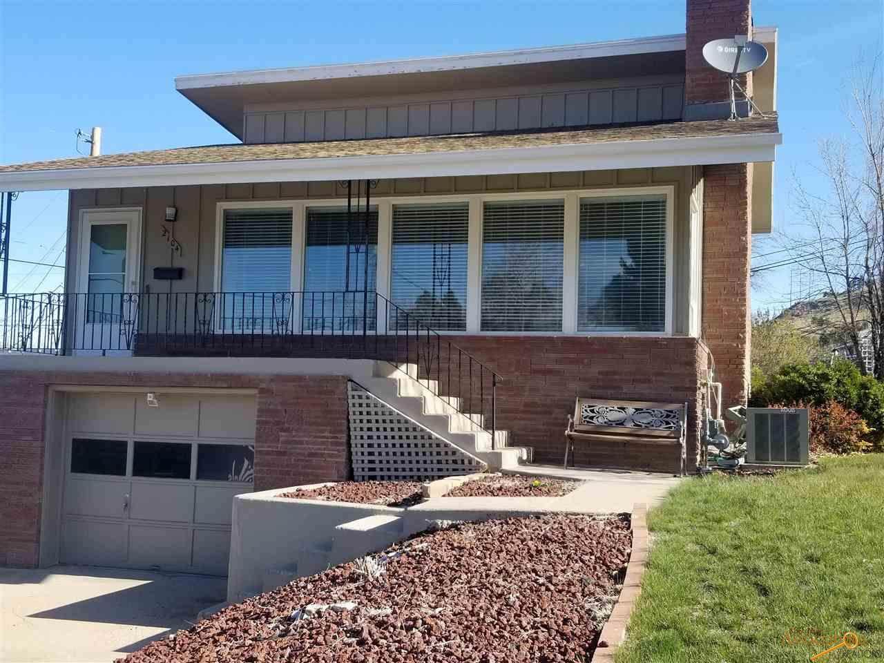 2104 Arroyo Dr - Photo 1