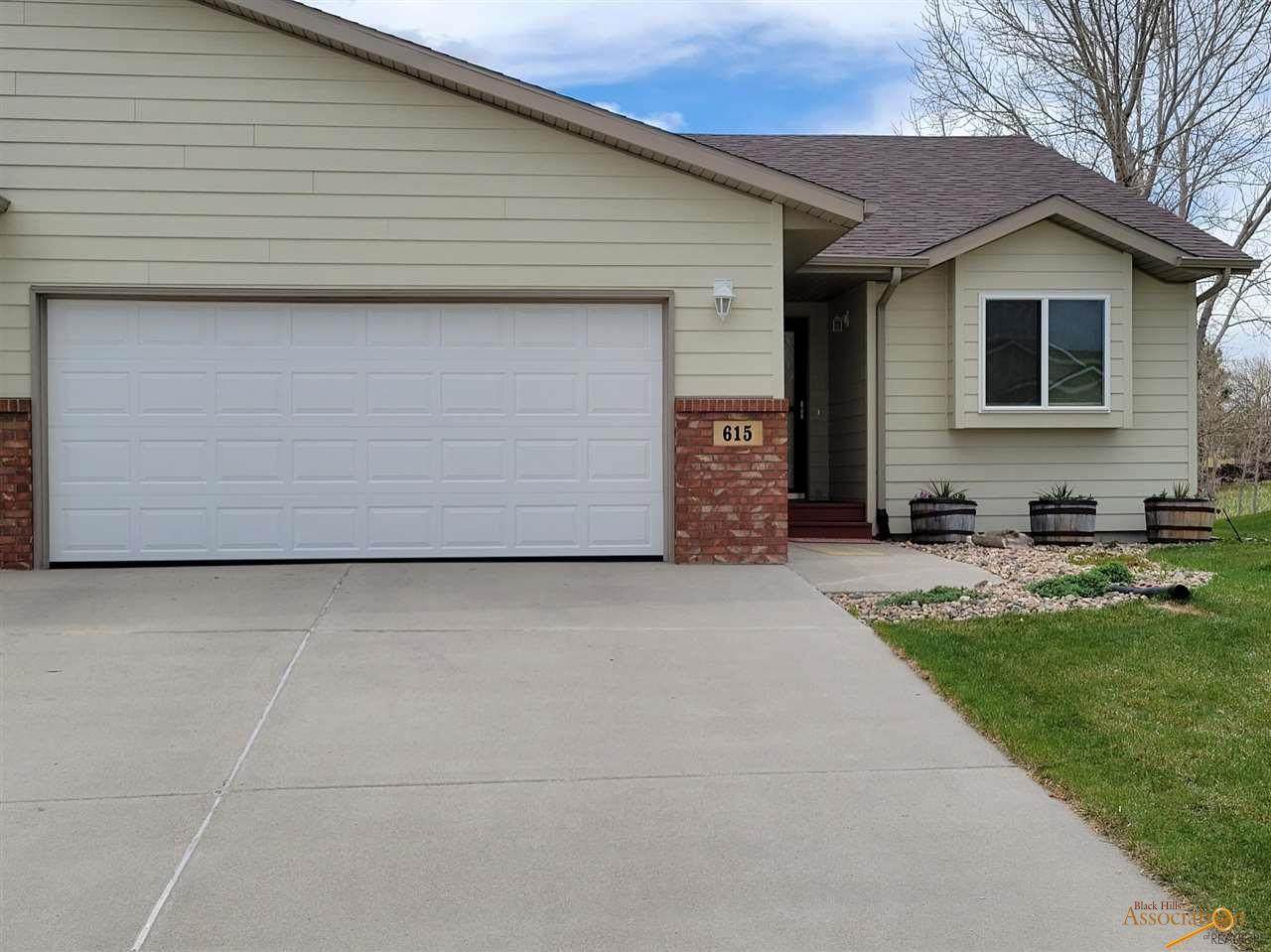 615 Auburn Drive - Photo 1