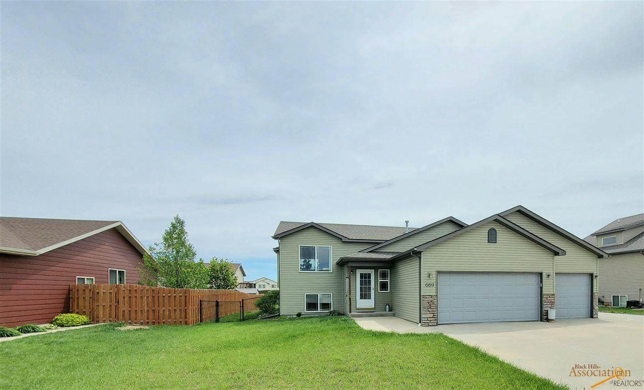 669 Airway Ct - Photo 1