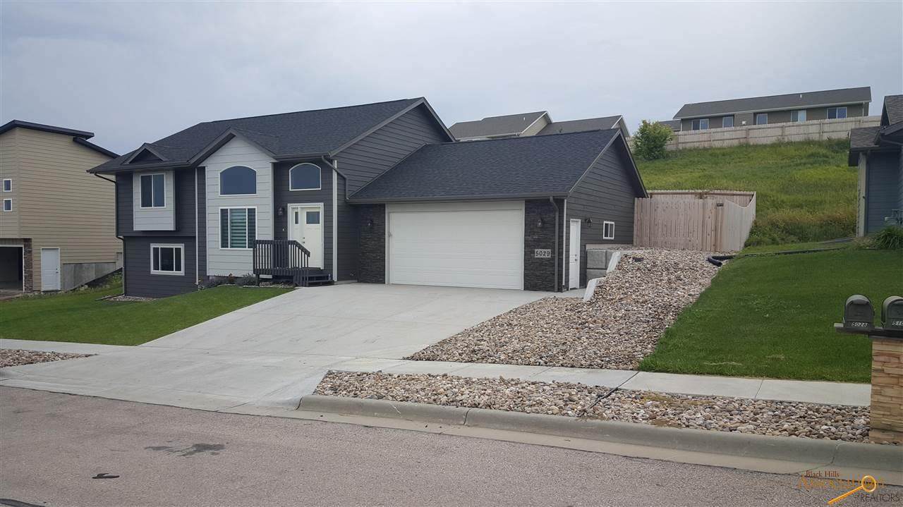 5029 Charmwood Dr - Photo 1
