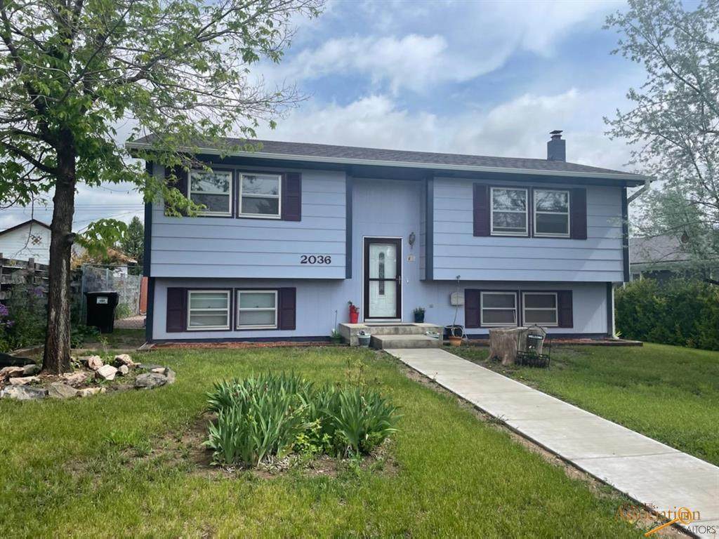 2036 Lincoln Ave - Photo 1