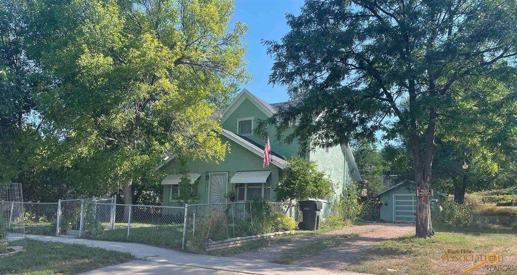 105 5TH ST - Photo 1