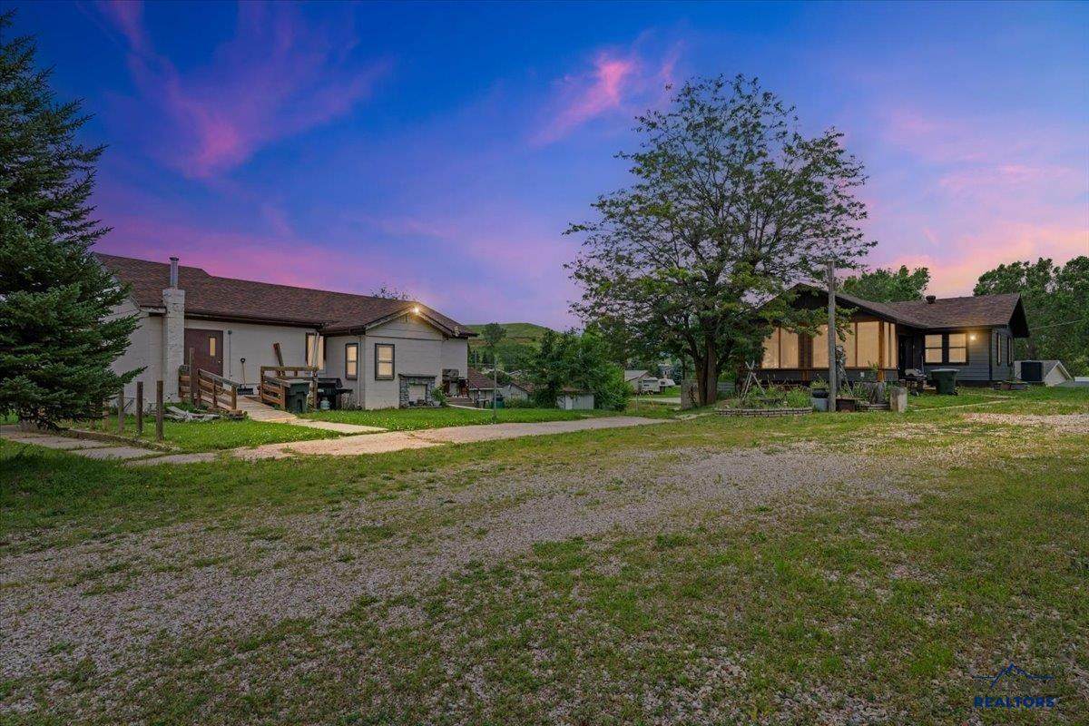 2112 Hill St - Photo 1