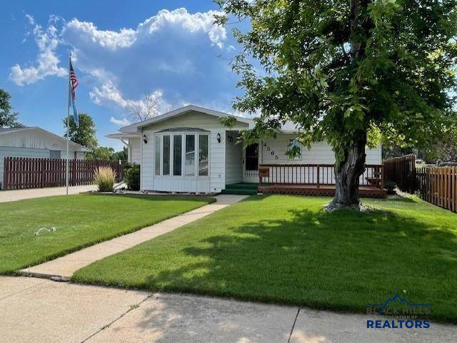 4565 Wentworth Dr - Photo 1