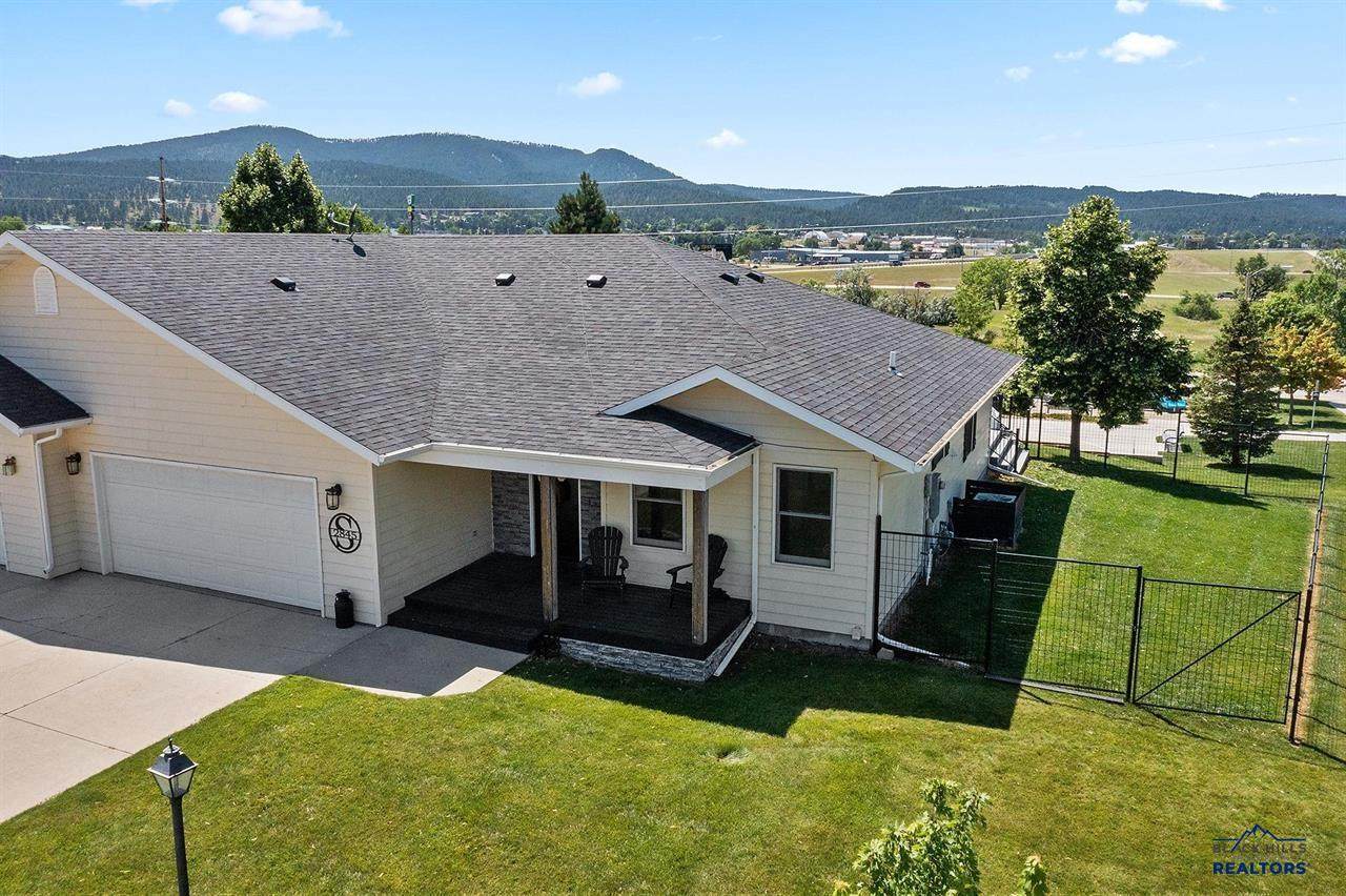 2845 Mystic Dr - Photo 1