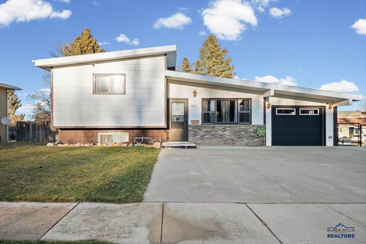 1414 Jackson Blvd - Photo 1